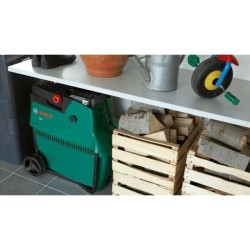 Broyeur de végétaux Bosch - AXT 22 D (2200W, poussoir pour déchets verts, bac 53L, débit: 170 Kg/H, coupe maximale: Ø 38 mm