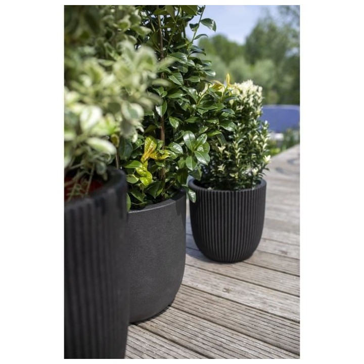 Pot de fleur boule - CAPI EUROPE - GROOVE NL - 35 x 34 cm - Noir