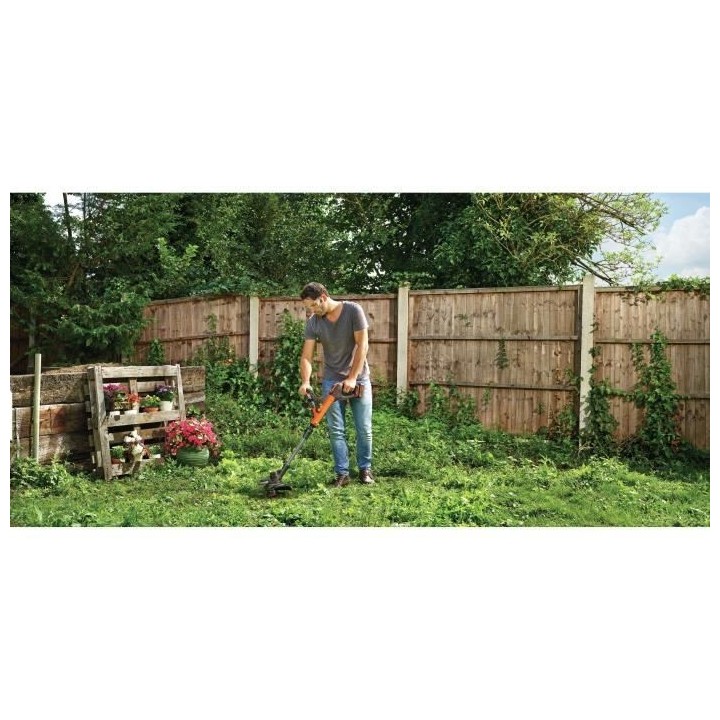 Coupe-bordure sans fil BLACK+DECKER STC1840EPC-QW - 18V - 30 cm