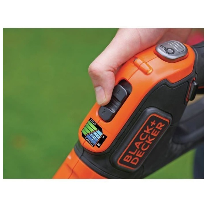 Coupe-bordure sans fil BLACK+DECKER STC1840EPC-QW - 18V - 30 cm