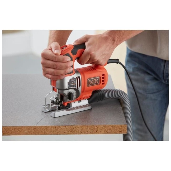 Scie sauteuse pendulaire filaire - BLACK & DECKER - BES610KA5-QS - 650