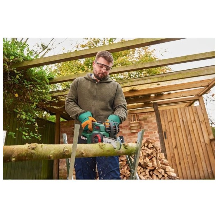 Bosch Tronçonneuse sans fil UniversalChain 18 - Longueur du guide 200