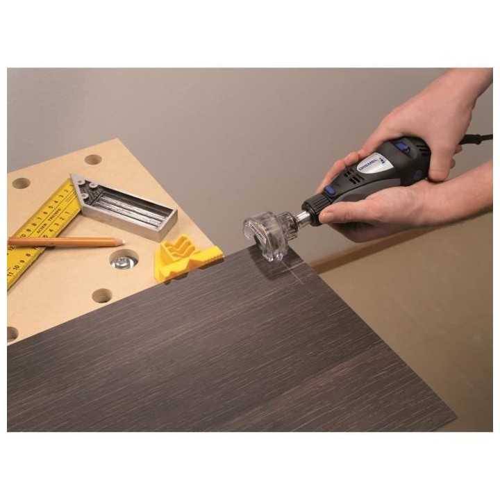 Adaptation Mini scie circulaire DREMEL 670 - Pour découper le bois av