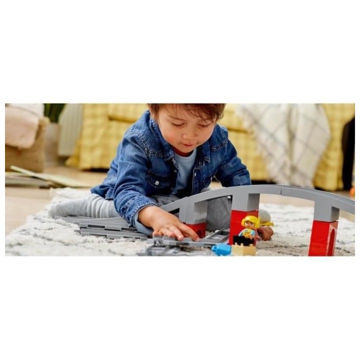 LEGO 10872 DUPLO Town Les Rails Et Le Pont Du Train, jouet pour enfant