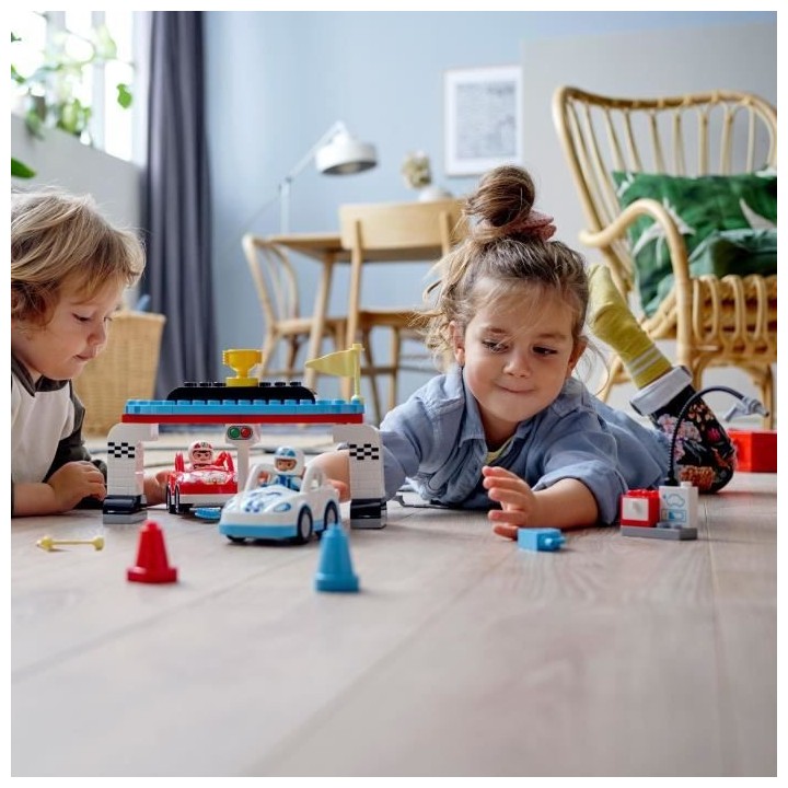 LEGO 10947 DUPLO Les voitures de course Jouet Enfant 2+ ans, Petites V