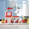 LEGO 10970 DUPLO La Caserne Et L'Hélicoptere Des Pompiers, Avec Jouet Camion Push & Go Pour les Enfants de 2 Ans et Plus