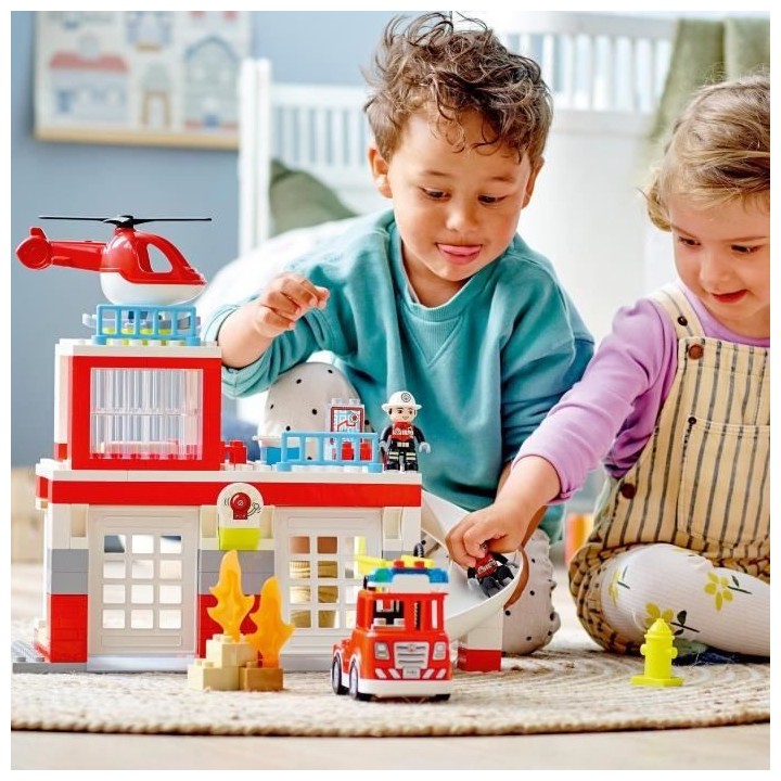 LEGO 10970 DUPLO La Caserne Et L'Hélicoptere Des Pompiers, Avec Jouet