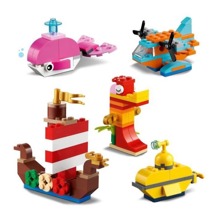 LEGO 11018 Classic Jeux Créatifs Dans L'Océan, Boite de Briques, 6 M