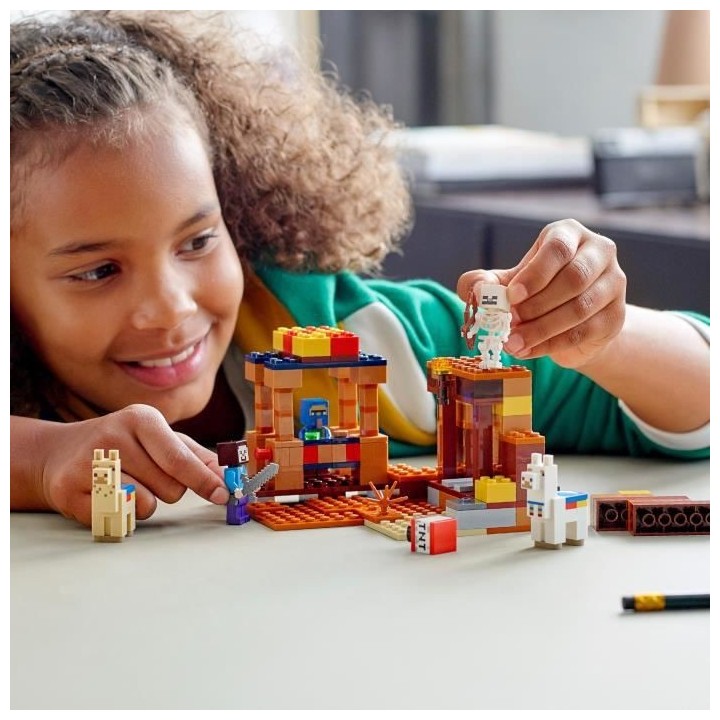 LEGO Minecraft 21167 Le Comptoir d'Échange, Jouet avec Figurines Stev