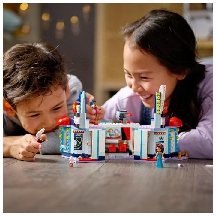 LEGO Friends 41448 Le Cinéma de Heartlake City avec Support Télépho