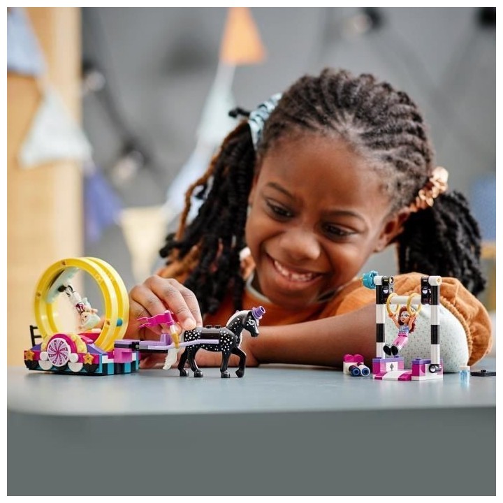 LEGO 41686 Friends Les acrobaties magiques, Mini-poupées, parc a them