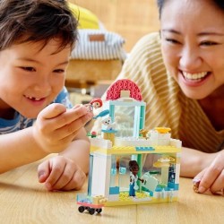 LEGO 41695 Friends La Clinique Vétérinaire, Jouet pour Enfants +4 ans avec Mini-Poupée Mia, Figurines Animaux, Idée Cadeau