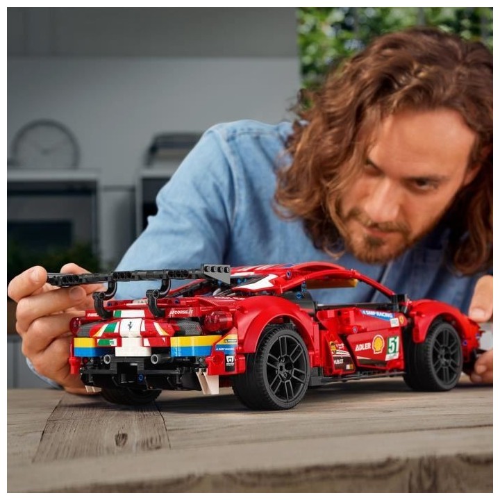 LEGO Technic 42125 Ferrari 488 GTE “AF Corse 51”, Construction, Vo