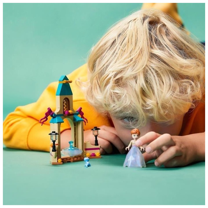 LEGO 43198 Disney La Cour du Château d'Anna, Jouet de Construction po