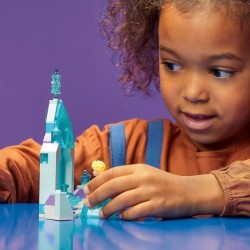 LEGO 43199 Disney La Cour du Château d'Elsa, Jouet de Construction pour Enfants, Mini-Poupée Reine des Neiges 2 et Robe Diaman