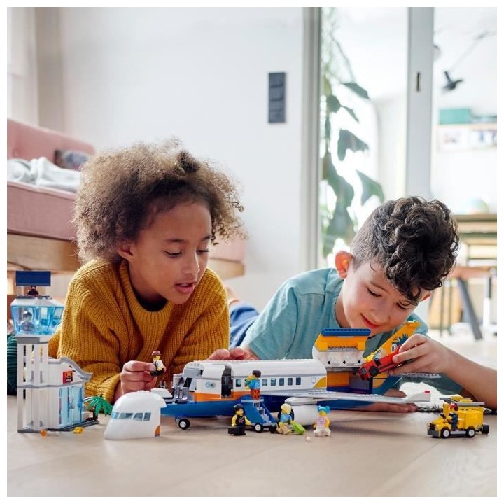 LEGO City 60262 L'Avion de Passagers, Jouet Aéroport, Figurine Pilote