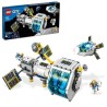 LEGO 60349 City La Station Spatiale Lunaire, Ensemble Inspiré de la NASA, 5 Astronautes, Capsule d'Amarrage et Laboratoires