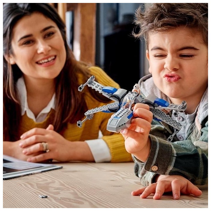 LEGO Star Wars 75297 X-Wing de la Résistance, Jouet de Construction,