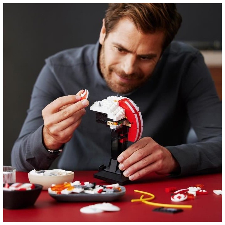LEGO 75327 Star Wars Le Casque Red Five De Luke Skywalker Modele Rédu