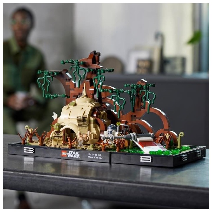 LEGO Star Wars 75330 Diorama de l'Entraînement Jedi sur Dagobah Maque