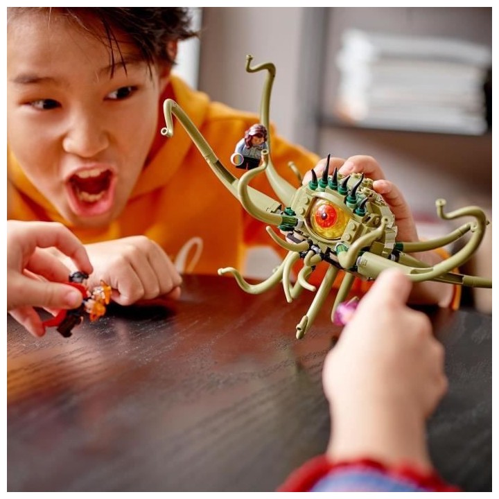 LEGO 76205 Marvel L'Attaque de Gargantos, Jouet de Construction Dr Str