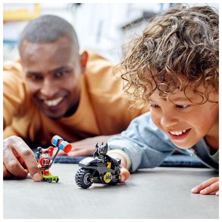 LEGO DC Batman 76220 Batman vs. Harley Quinn, Figurines et Jouet de Mo