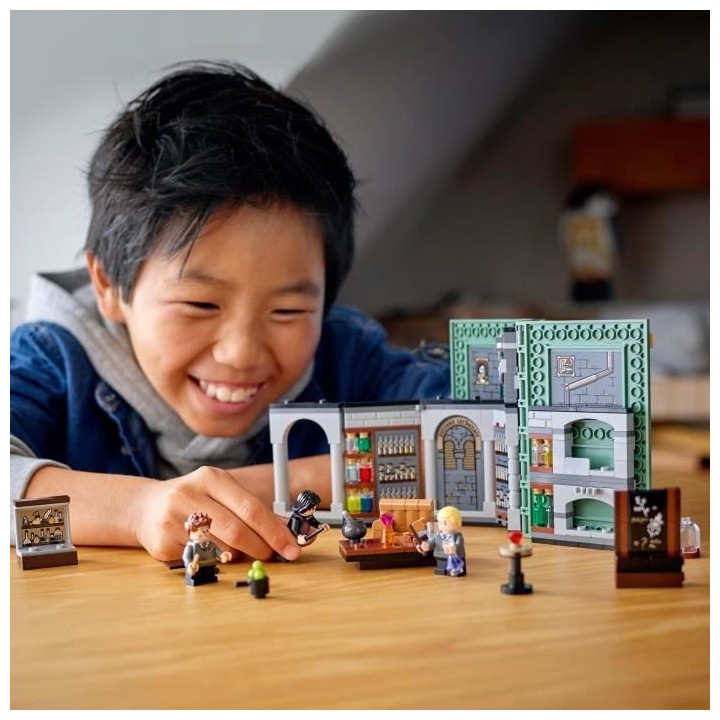 LEGO Harry Potter 76383 Poudlard : le cours de potions, Idée Cadeau J