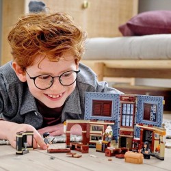 LEGO Harry Potter™76385 Poudlard : Le cours de sortileges, livre incluant les figurines de Harry Potter™ et du professeur Fl