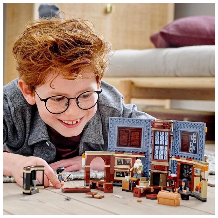 LEGO Harry Potter™76385 Poudlard : Le cours de sortileges, livre inc