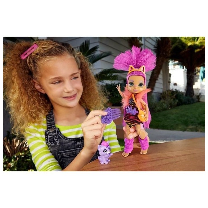 CAVE CLUB Poupée Roaralai 20 cm avec accessoires et son animal de com