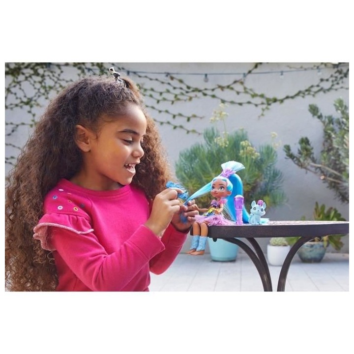 CAVE CLUB Poupée Tella 20 cm avec accessoires et son animal de compag