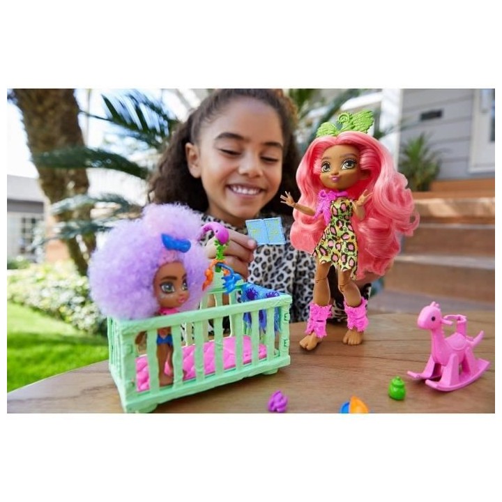 CAVE CLUB Coffret Histoire des Cavernes Baby-sitting Poupée Fernessa