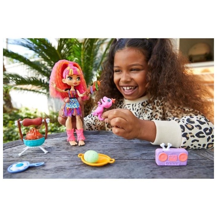 CAVE CLUB Coffret Histoire des Cavernes Poupée Emberly 20 cm et son d