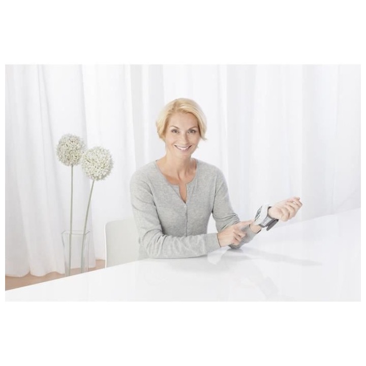 MEDISANA 51072 BW 315 Tensiometre au poignet - 2 piles AAA de 1,5 V