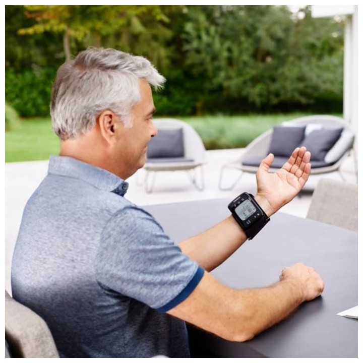 OMRON RS7 Intelli IT Tensiometre poignet connecté Bluetooth