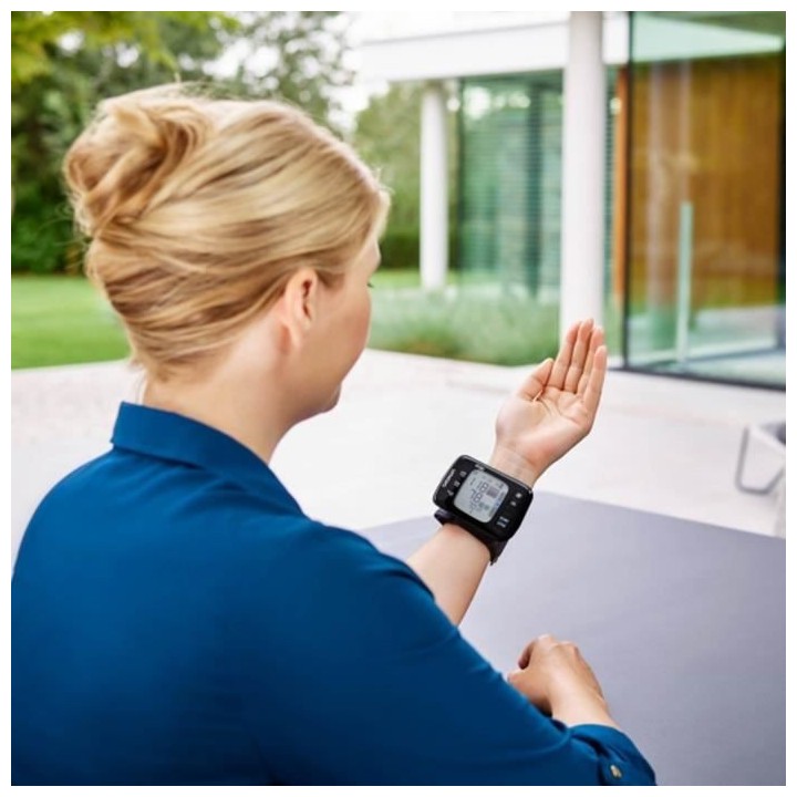 OMRON RS7 Intelli IT Tensiometre poignet connecté Bluetooth