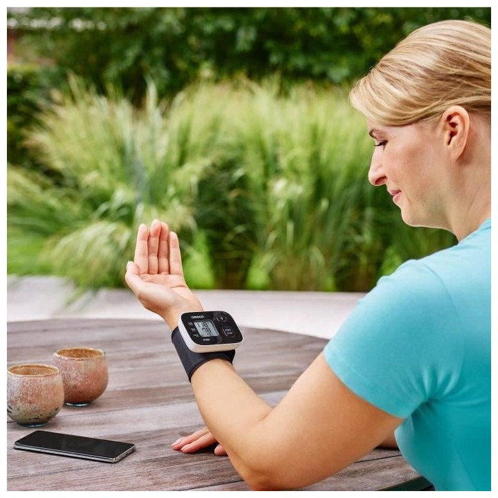 OMRON RS3 Intelli IT Tensiometre Poignet connecté bluetooth