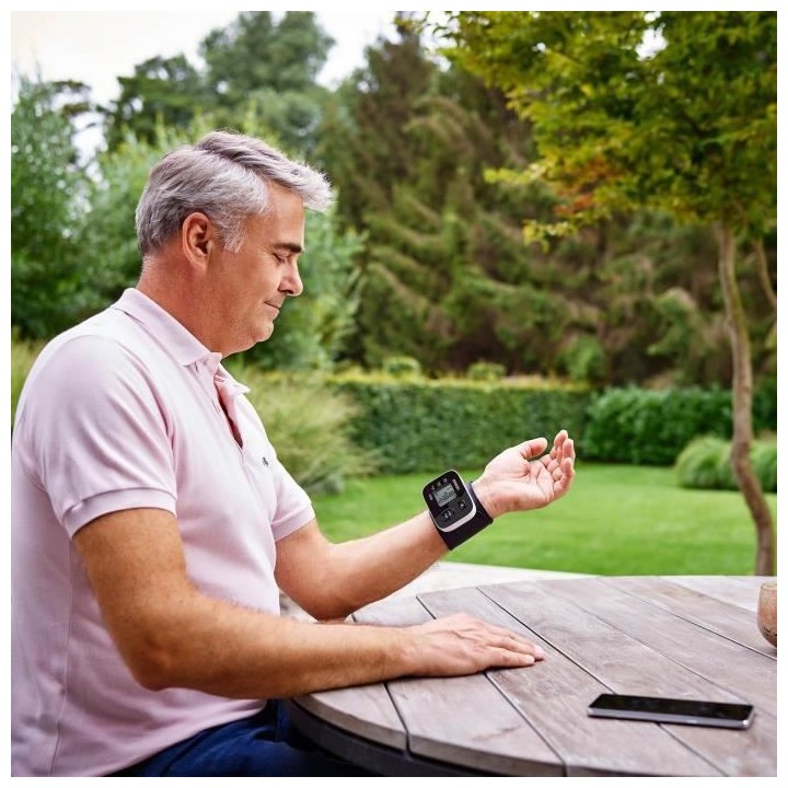 OMRON RS3 Intelli IT Tensiometre Poignet connecté bluetooth