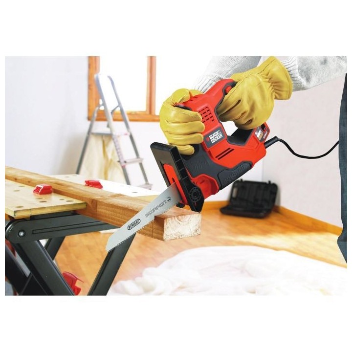 Scie a main filaire 500W BLACK+DECKER (Livrée en coffret + 3 lames) -