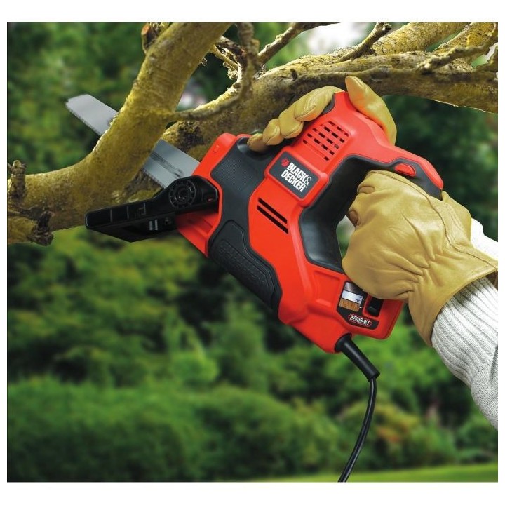 Scie a main filaire 500W BLACK+DECKER (Livrée en coffret + 3 lames) -