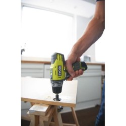 Perceuse Visseuse sans fil 12V RYOBI R12DD-220SA31 - 2 batteries de 2 Ah - 1 coffret 31 accessoires de vissage offert - 1 sac