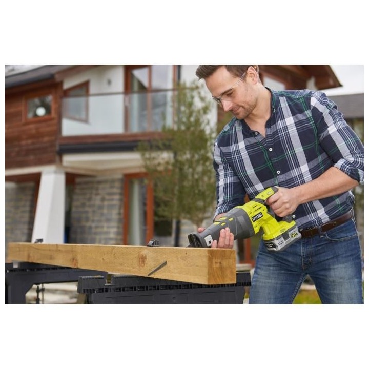 Scie sabre RYOBI 18V OnePlus - sans batterie ni chargeur R18RS-0