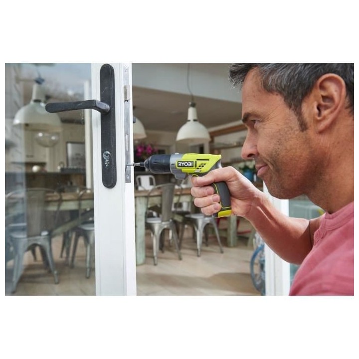 RYOBI Tournevis - 4 V - Livré en coffret avec 10 embouts de vissage,