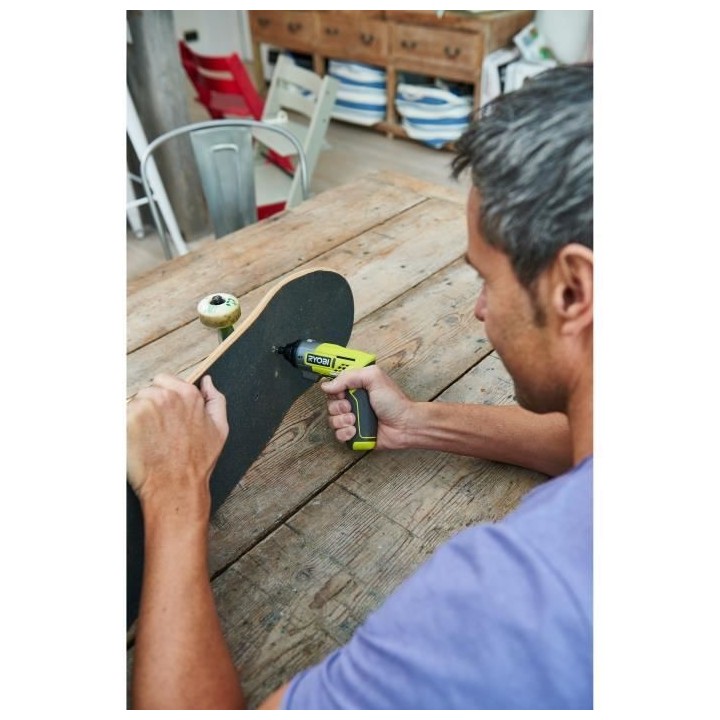 Tournevis sans fil RYOBI 4V - 1.5Ah ERGO R4SDC-L13C