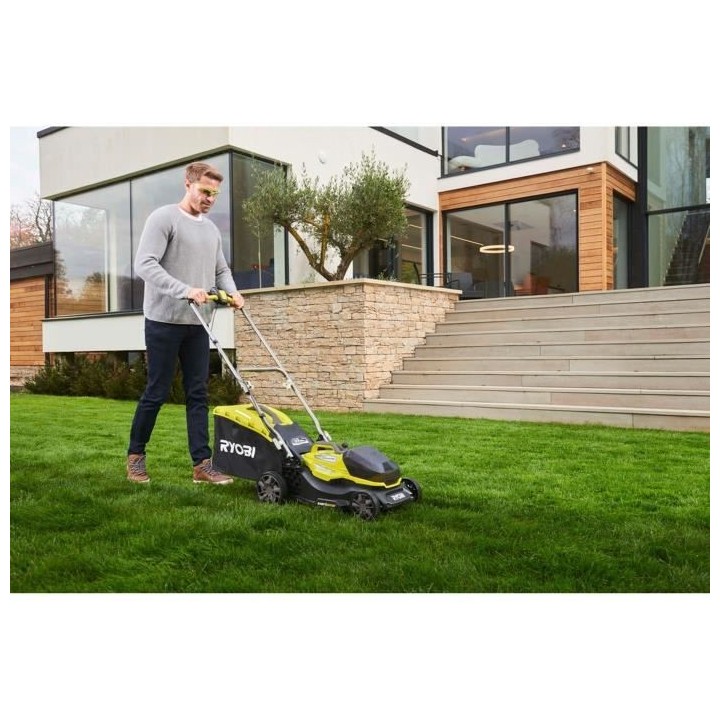 Tondeuse sur batterie 37cm de coupe RYOBI RY18LMX37A-150 - Livré avec