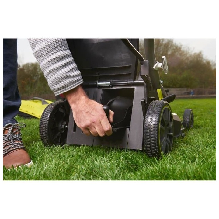 Tondeuse sur batterie 37cm de coupe RYOBI RY18LMX37A-150 - Livré avec