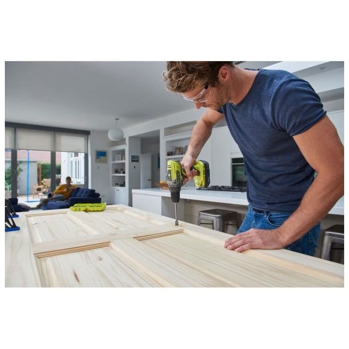 RYOBI Perceuse-visseuse sans fil 18V ONE+ R18DD3-220TA17 - 2 batteries