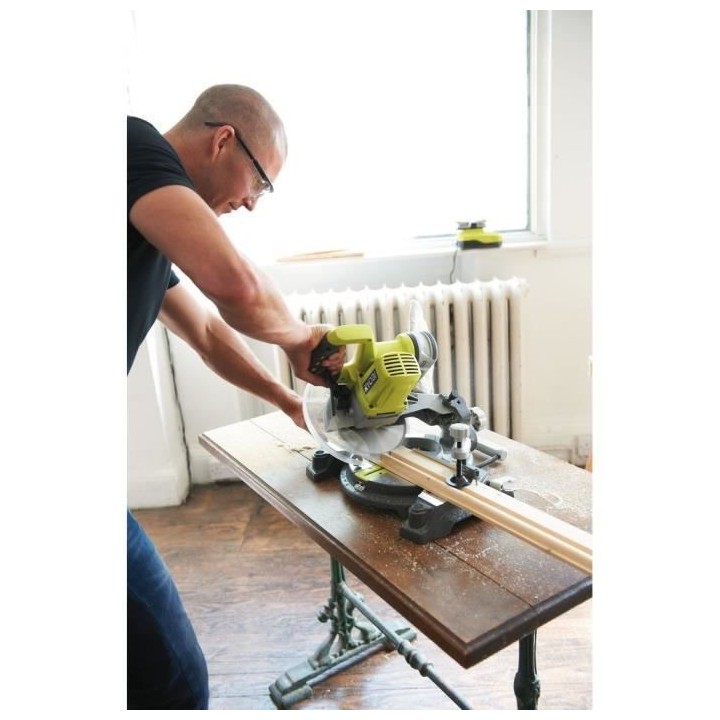 Scie a coupe d'onglets RYOBI 18V OnePlus lame 190mm EMS190DCL