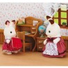 SYLVANIAN FAMILIES 5016 Soeur lapin chocolat et bureau - Le village